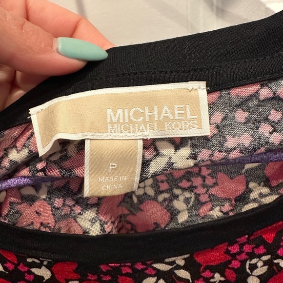 Like New Michael Kors Blouse - Picture 3 of 4